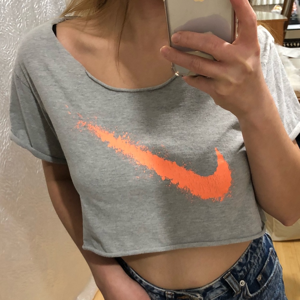 Nike Crop Top - Picture 2 of 2